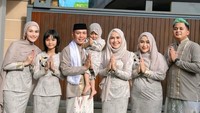 Ayu Ting Ting dan keluarganya yang selalu kompak dalam berbusana. Foto: instagram
