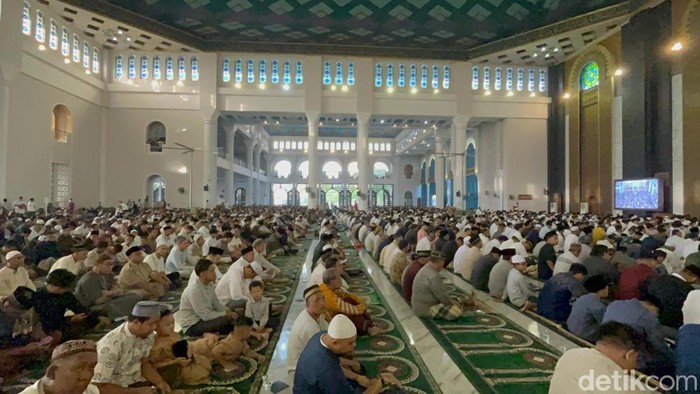 salat id di Masjid Al Akbar