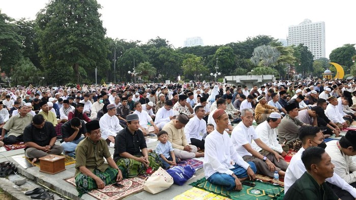 salat id di surabaya