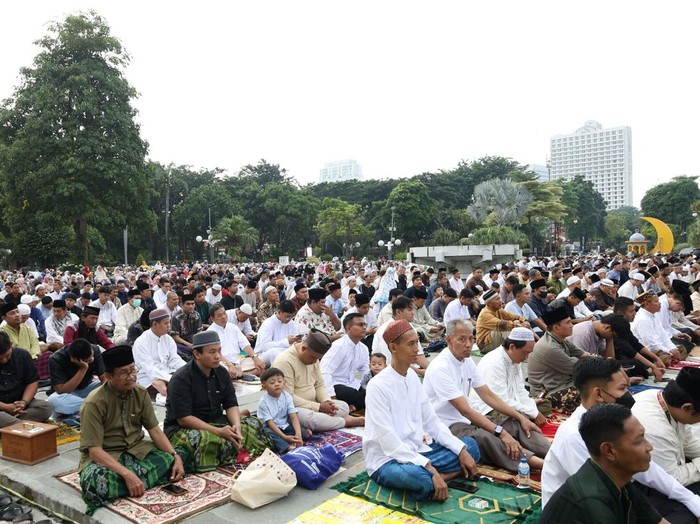 salat id di surabaya