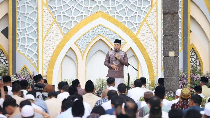 salat id di surabaya