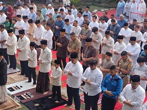 SBY Tunaikan Salat Id di Cikeas Bogor, Bareng Ibas hingga Hatta Rajasa