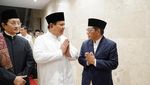 Senyum Pramono Anung Saat Ngobrol dengan Prabowo di Istiqlal