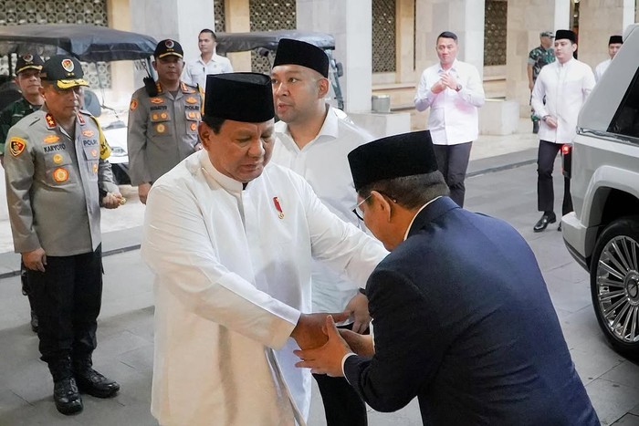 Gubernur DKI Jakarta Pramono Anung salat Idul Fitri 1446 H di Masjid Istiqlal, Senin (31/3/2024), bersama Presiden Prabowo Subianto dan Wapres Gibran Rakabuming Raka.