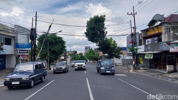 Situasi arus lalu lintas di Kota Batu ramai lancar
