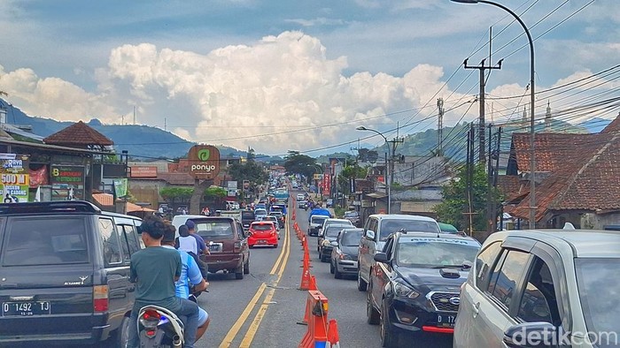 Suasana di Jalur Nagreg