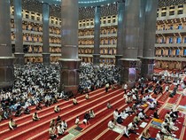 Video: Jemaah Mulai Padati Masjid Istiqlal untuk Salat Idul Fitri