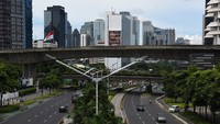Hanya terlihat beberapa kendaraan yang melintas di setiap jamnya.