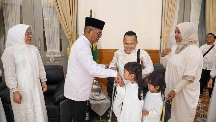 Suasana open house yang digelar Andra Soni (dok. Pemprov Banten)