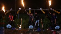 Tradisi ini awalnya digunakan untuk menakut-nakuti binatang buas agar menjauh dari desa selama perayaan Idul Fitri.