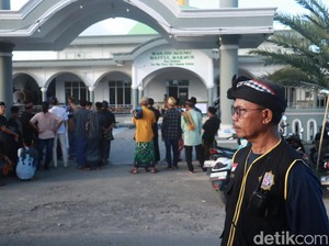 Umat Hindu Turut Menjaga Pelaksanaan Salat Idul Fitri di Lampung Selatan