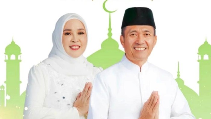 Wali Kota Palembang Ratu Dewa dan istri