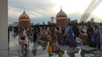 Potret Salat Id di Bangunan Ikonik, Masjid Tua, Gereja, Hingga Museum di Indonesia