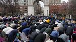 Warga Muslim AS Salat Id di Washington Square Park