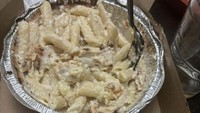 Beli pasta di restoran pizza terkenal, netizen ini kecewa dapat pasta berjamur. Konsumsinya bakal membahayakan kesehatan. Foto: Bored Panda