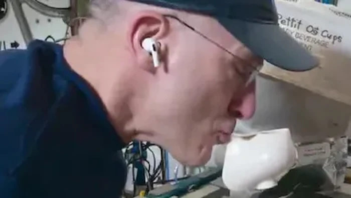 Astronaut NASA Ini Ciptakan Cangastronautkir Khusus untuk Ngopi di Luar Angkasa