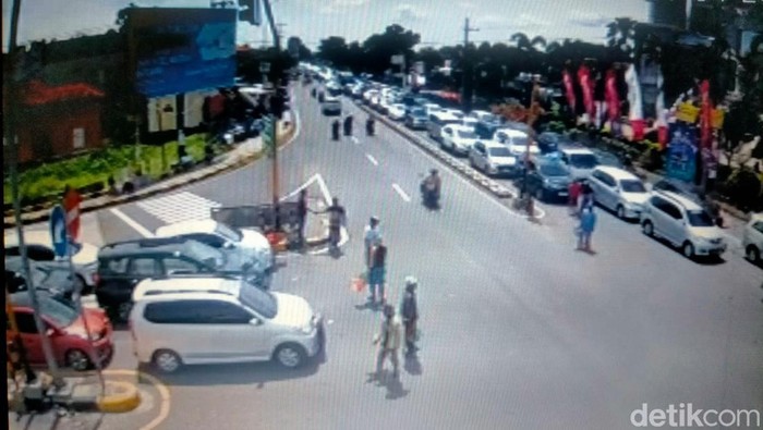 bandar kedungmulyo jombang macet hari kedua lebaran