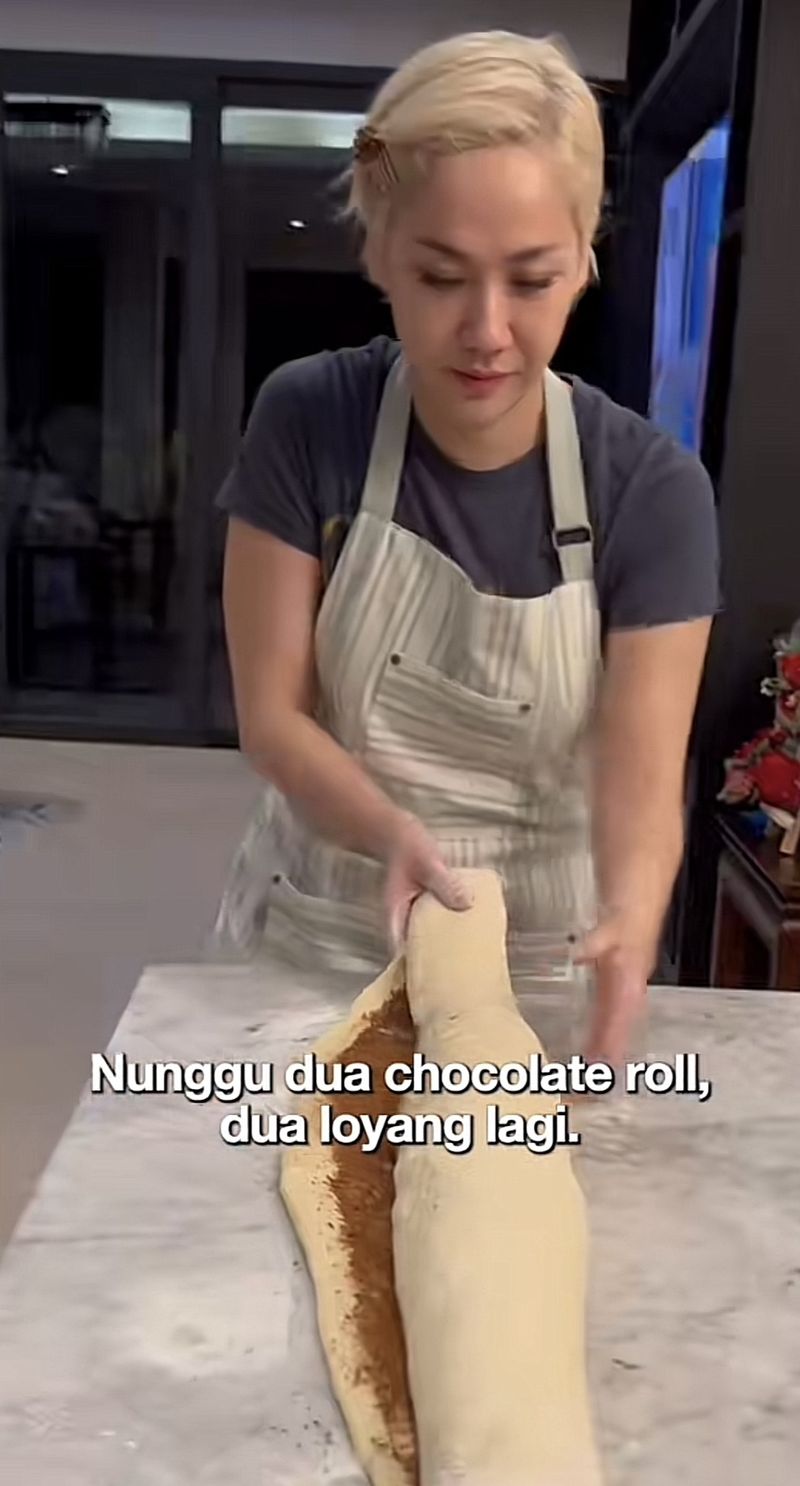 BCL bikin kue cokelat sampai 4 loyang
