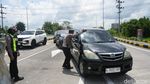 Potret Exit Tol Bandar Ditutup Imbas Kepadatan Arteri Jombang ke Kediri