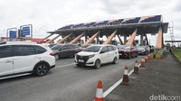 Tol Astra Jombang-Mojokerto (Jomo) terpaksa menutup exit bandar dampak kepadatan di jalur arteri Jombang menuju Kediri (Foto: Enggran Eko Budianto/detikJatim)
