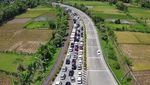 Foto Udara Kepadatan di Pintu Exit Tol Bandar Kedungmulyo Jombang