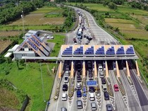Foto Udara Kepadatan di Pintu Exit Tol Bandar Kedungmulyo Jombang