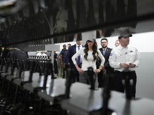 Foto: Gaya Ironis Menteri Keamanan AS, Pakai Rolex Rp 850 Juta ke Penjara