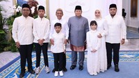 Menteri Energi dan Sumber Daya Mineral, Bahlil Lahadalia, menghadiri open house perdana Presiden Prabowo Subianto di Istana Negara. Ia datang bersama istri dan anak-anaknya. Dok. Instagram/bahlillahadalia