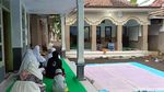 Khusyuknya Jemaah Aboge Probolinggo yang Baru Laksanakan Salat Id