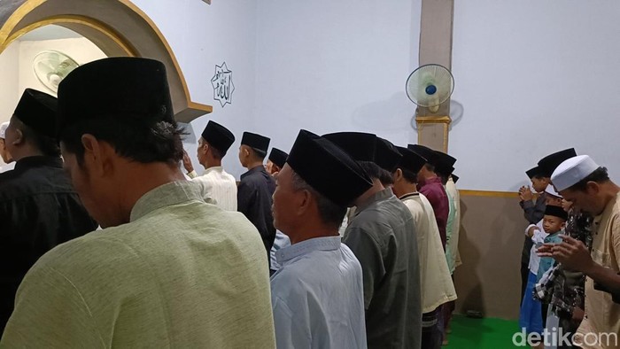 Jemaah Aboge Probolinggo Salat Id