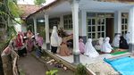 Khusyuknya Jemaah Aboge Probolinggo yang Baru Laksanakan Salat Id