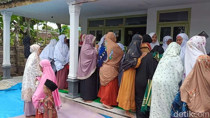 Jemaah Aboge Probolinggo Salat Id