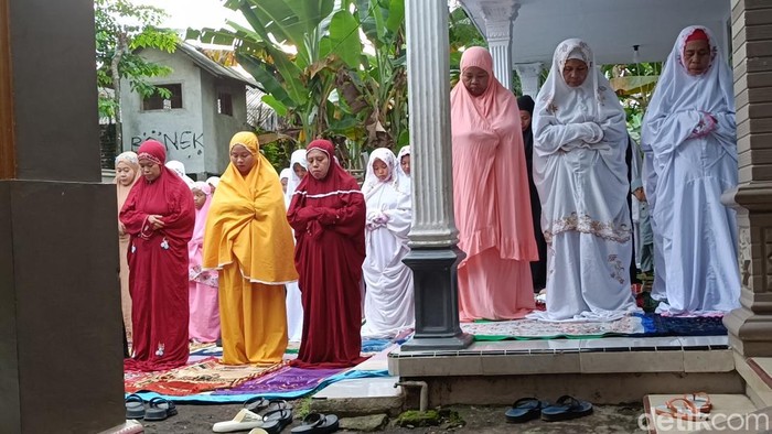 Jemaah Aboge Probolinggo Salat Id Jemaah Aboge Probolinggo Salat Id