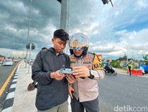 Antisipasi Macet, Kapolres Klaten Pantau Arus Mudik Tol Prambanan Via Drone