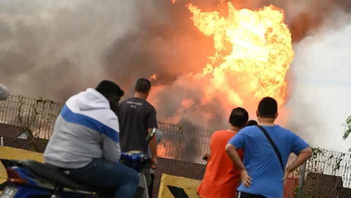 Kebakaran besar akibat pipa gas bocor di Selangor, Malaysia (AP Photo)