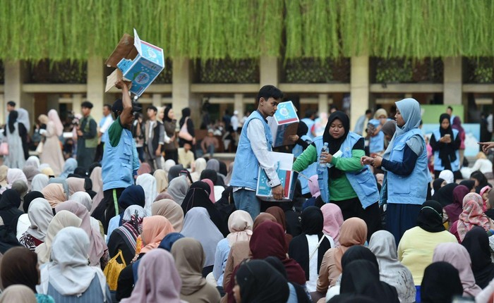 Le Minerale Buka Bersama Warga di 108 Masjid Selama Ramadan