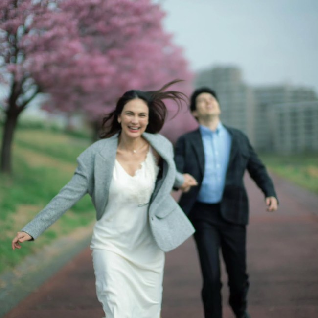 Hubungan asmara Luna dan Maxime diketahui sudah terjalin sejak akhir 2022. Percintaan mereka sempat menjadi sorotan karena usia mereka yang terpaut 10 tahun. (Foto: Instagram/@bouttier_maxime)