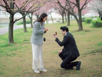 Luna Maya Katakan Ya Saat Maxime Bouttier Bertekuk Lutut Beri Cincin