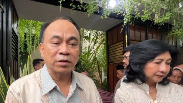 Menkop Budi Arie berkunjung ke kediaman Jokowi di Solo pada hari kedua Lebaran