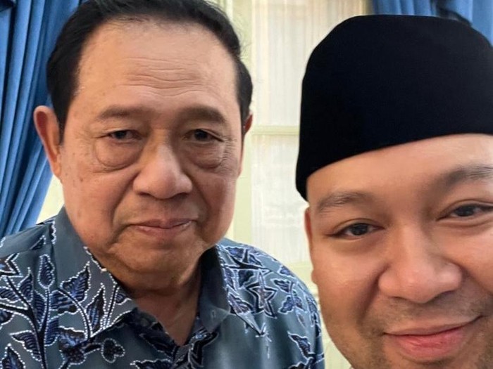 Momen swafoto Didit dengan mantan presiden (dok.Instagram Didit) Momen swafoto Didit dengan mantan presiden (dok.Instagram Didit)