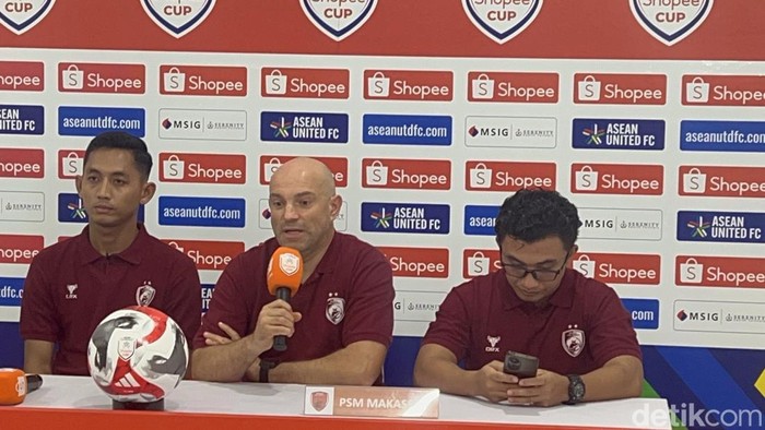 Pelatih PSM Makassar Bernardo Tavares jelang leg 1 semifinal ASEAN Club Championship 2024/2025.