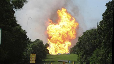Potret Semburan Api dari Ledakan Pipa Gas di Malaysia