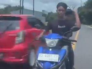 Tampang Pemotor Serang Mobil Pemudik di Perbatasan Takalar-Jeneponto