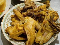 7 Tempat Makan Ayam Goreng di Solo yang Enak, Dijamin Menggugah Selera!