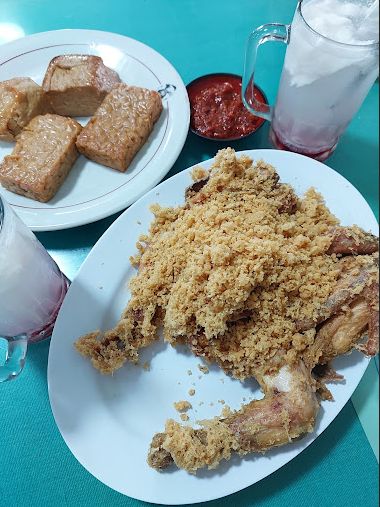 Wajib Cicip! 5 Ayam Goreng Kampung Populer Puluhan Tahun di Semarang