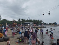 Video: Hari Kedua Lebaran, Ancol Dipadati 55 Ribu Pengunjung