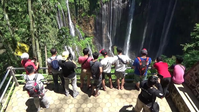Wisata air terjun Tumpak Sewu, Lumajang