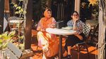 Afifah Yusuf Kulineran Bareng Suami dan Hetty Koes Endang
