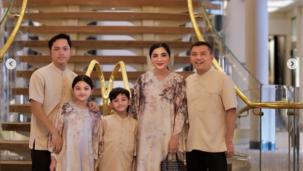 Foto: Gaya 7 Artis Lebaran di Luar Negeri, Ashanty Hingga Raline Shah