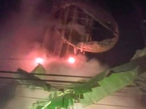 Cerita Petugas Evakuasi Balon Udara Nyangkut Kabel Listrik di Kebumen